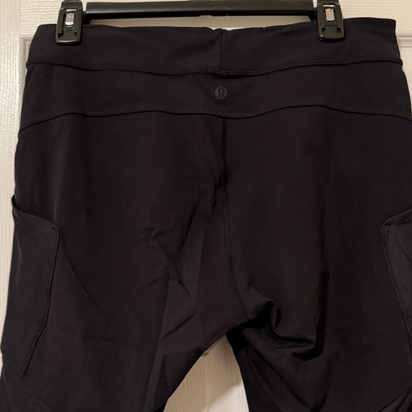 Lululemon Women’s Black Performance Bike Shorts with Mesh Detail - Picture 9 of 10